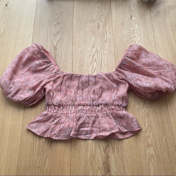 NWOT ASTR THE LEBEL THERON BUBBLE  SLEEVE TOP - XS - Picture 8 of 12